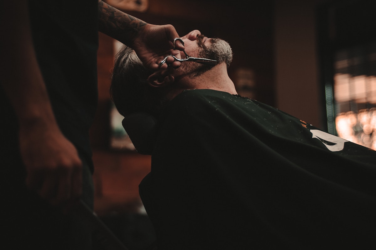 Classic hot towel shave service